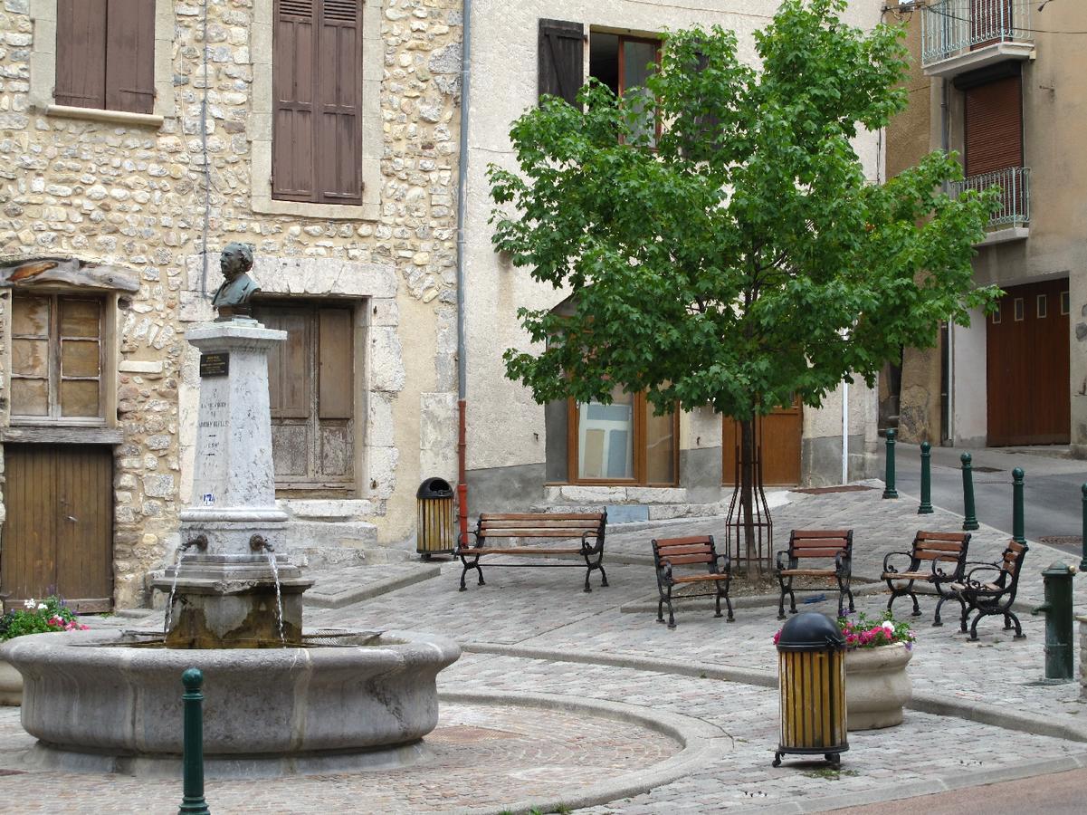 Au Vieux Tilleul Bed and Breakfast Veynes Εξωτερικό φωτογραφία